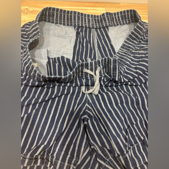 L.L. Bean Navy and White Striped Shorts - Picture 4 of 6